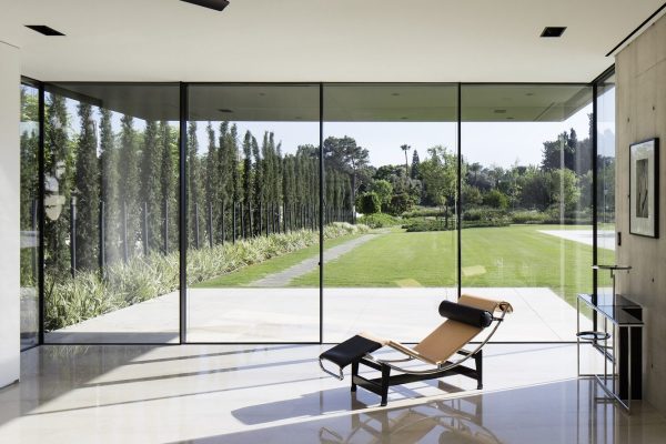 less-is-more-minimal-window-systems-for-maximum-light_1